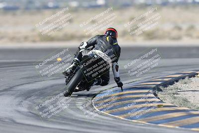 media/Dec-01-2025-Moto Forza (Mon) [[2daa91e15f]]/1-Advanced Group/Session 2 Turn 11 Backside/